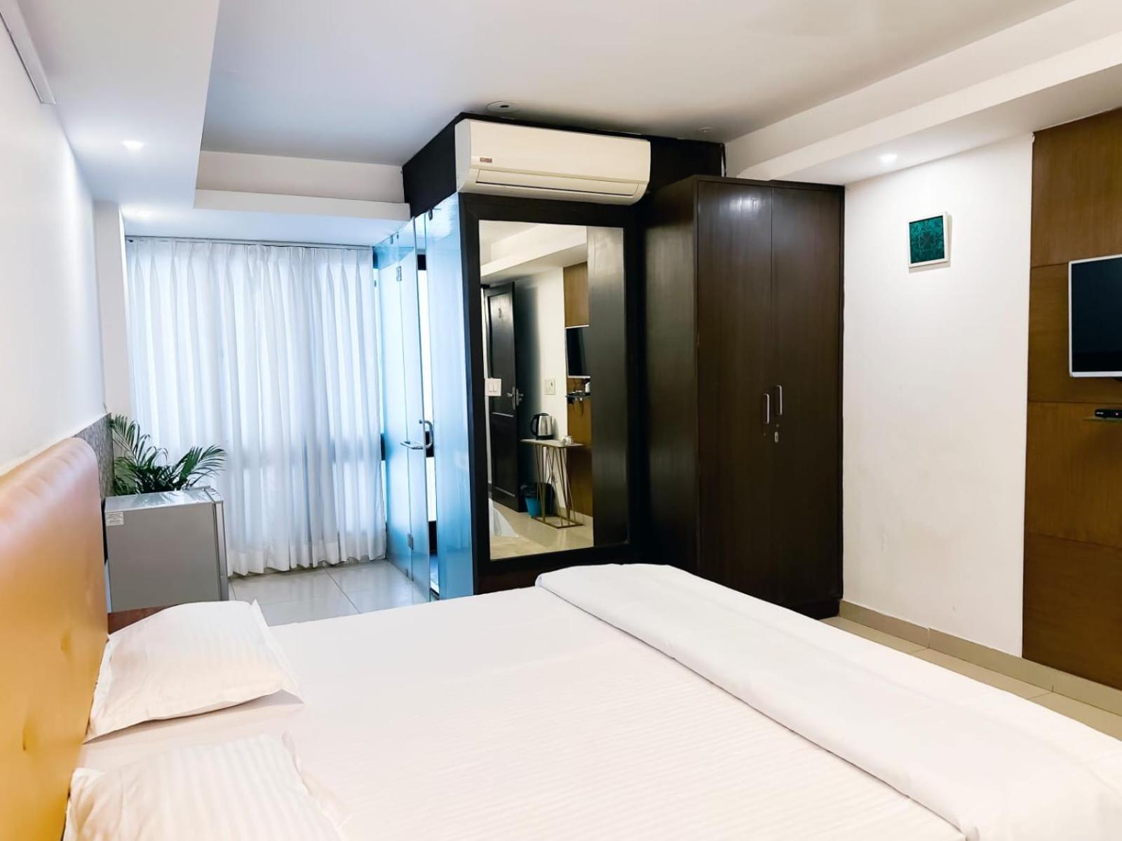 Hotel Blueberry New Delhi Exterior photo
