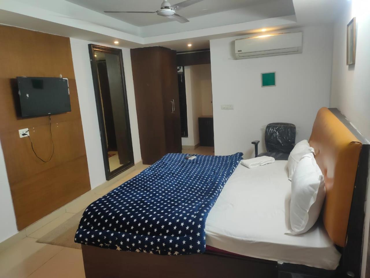 Hotel Blueberry New Delhi Exterior photo