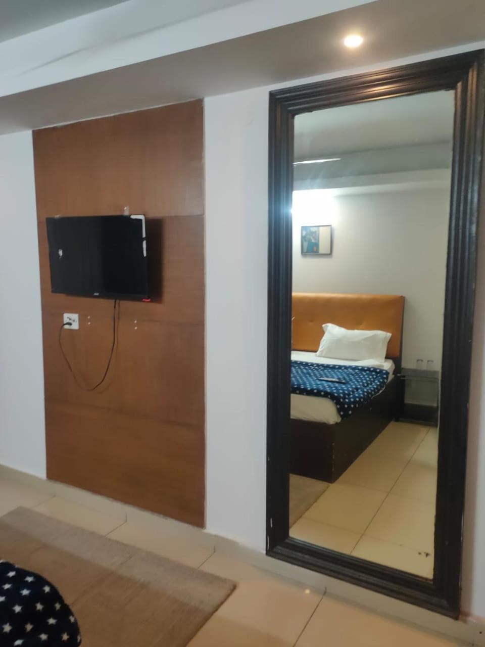 Hotel Blueberry New Delhi Exterior photo