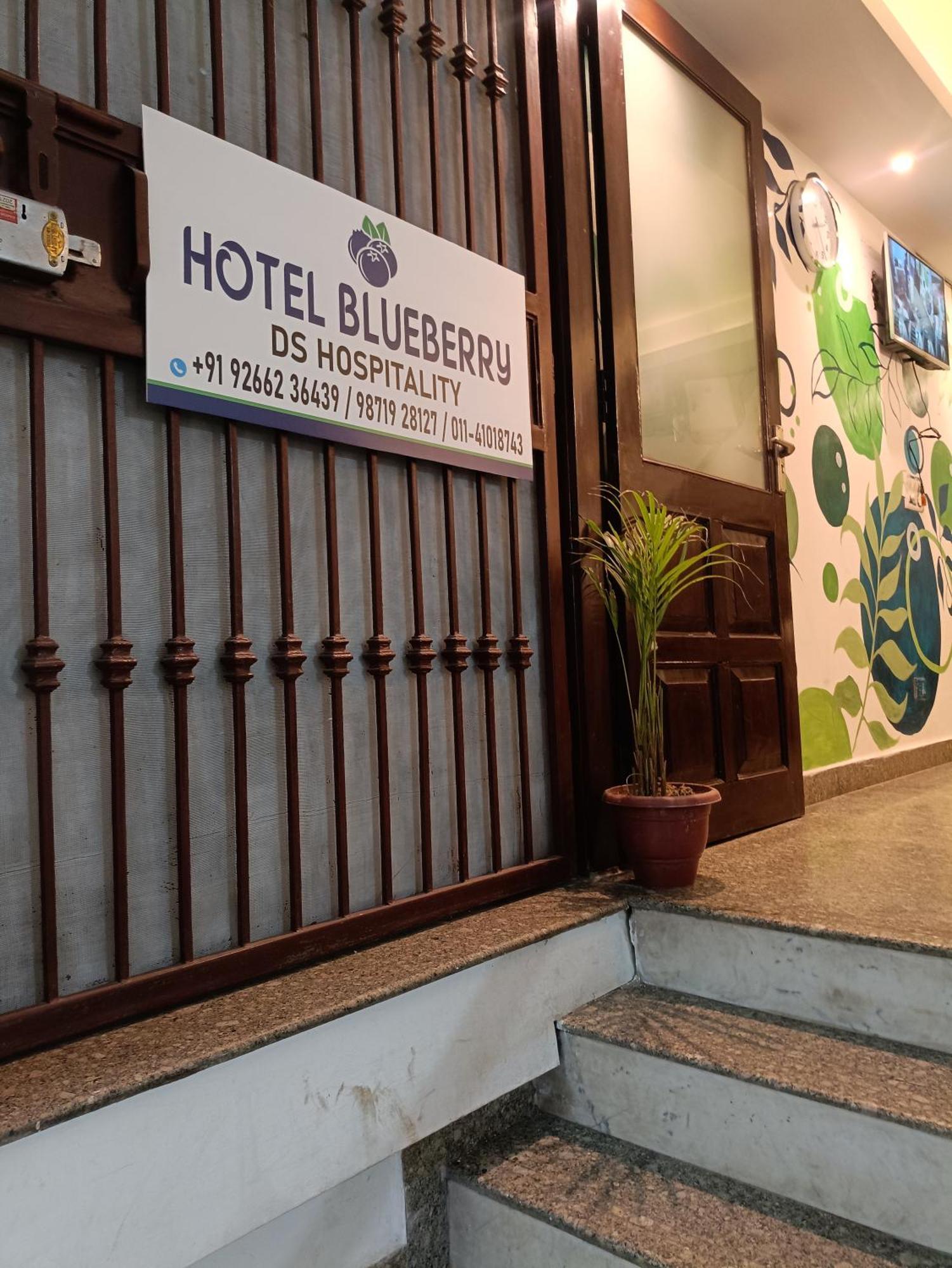 Hotel Blueberry New Delhi Exterior photo