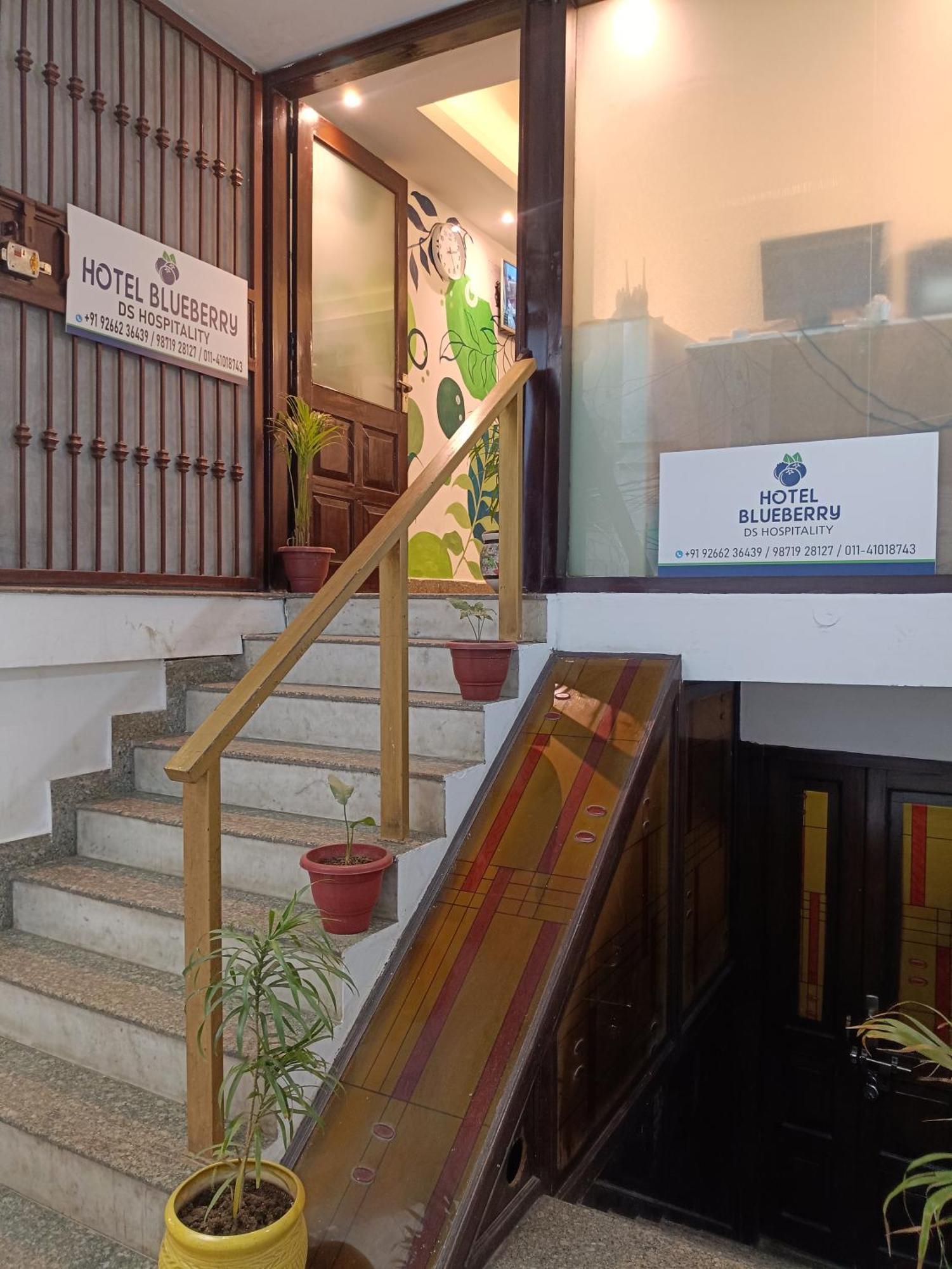Hotel Blueberry New Delhi Exterior photo